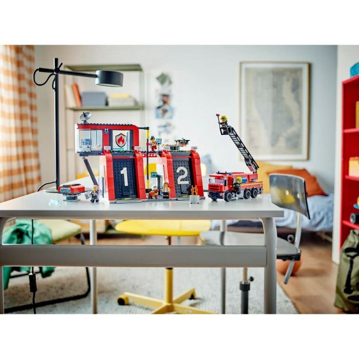 LEGO 60414 Estación de Bomberos y Camión de Bomberos, Figura de Perro de Juguete y 5 Minifiguras, Regalo Infantil 1