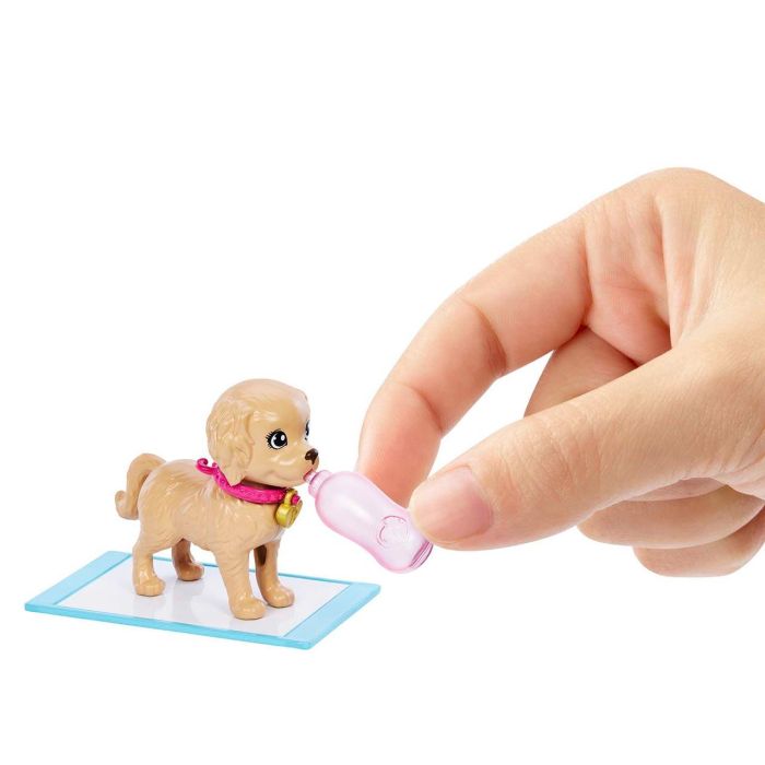 Barbie HKD86 Muñeca Adopta Perritos: Conjunto de Juego Interactivo Pup Adoption con 2 Cachorros Cambio de Color y Transportín - Edad +3 años 3