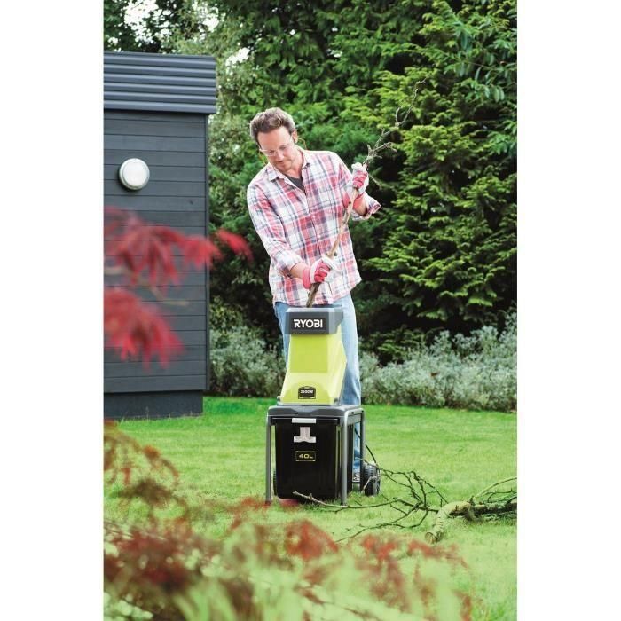 Ryobi Trituradora de Jardín Eléctrica 2500W con Bandeja Portacuchillas y Contenedor 40L, Molienda 45mm, Relación 10:1 1 Ryobi Trituradora de Jardín Eléctrica 2500W con Bandeja Portacuchillas y Contenedor 40L, Molienda 45mm, Relación 10:1 1