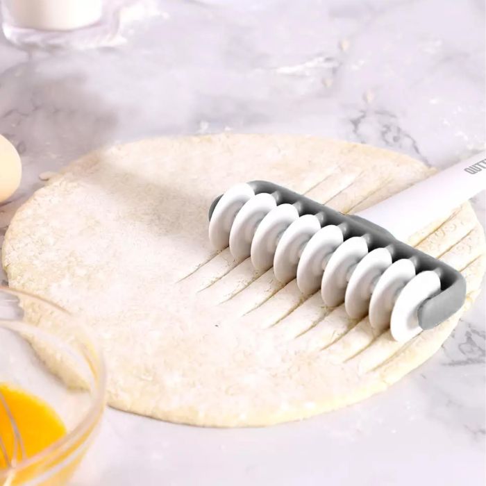 Quttin Rodillo Corta Pastas 17 x 13.5 x 4 cm (12 Unidades)