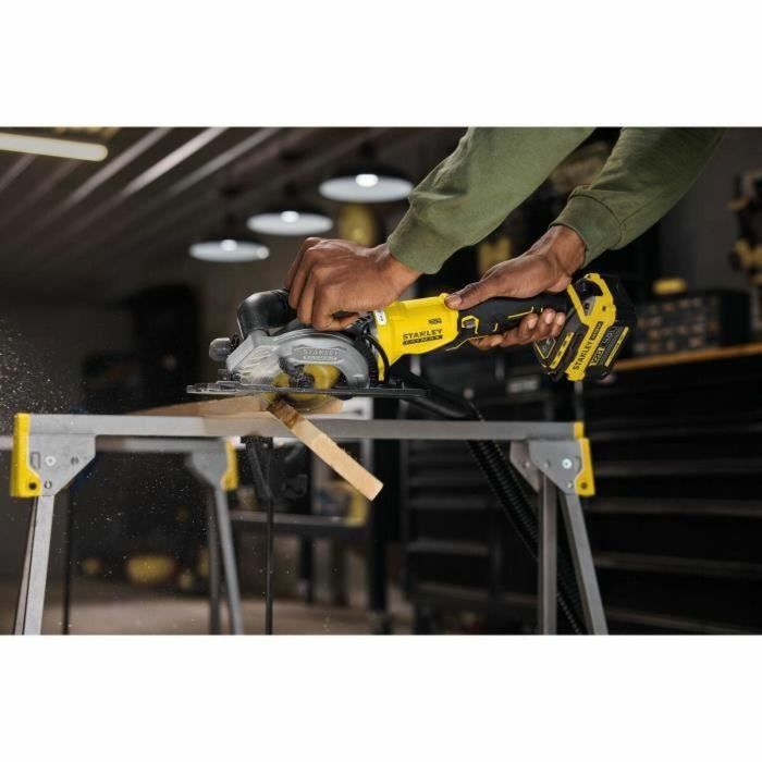 Stanley Fatmax SFMCS515B-XJ Sierra Circular sin Escobillas 18V, 115 mm, 4500 rpm, Gama V20, 2 Direcciones de Corte y Luz LED 2 Stanley Fatmax SFMCS515B-XJ Sierra Circular sin Escobillas 18V, 115 mm, 4500 rpm, Gama V20, 2 Direcciones de Corte y Luz LED 2