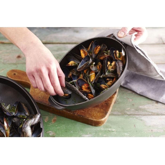 Staub Muscheltopf 25 cm schwarz 2 Staub Muscheltopf 25 cm schwarz 2