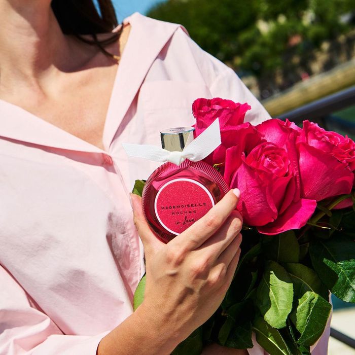Rochas Mademoiselle in Love Eau de Parfum Vaporizador 30 ml - Fragancia Floral Ámbar para Mujer Rochas Mademoiselle in Love Eau de Parfum Vaporizador 30 ml - Fragancia Floral Ámbar para Mujer