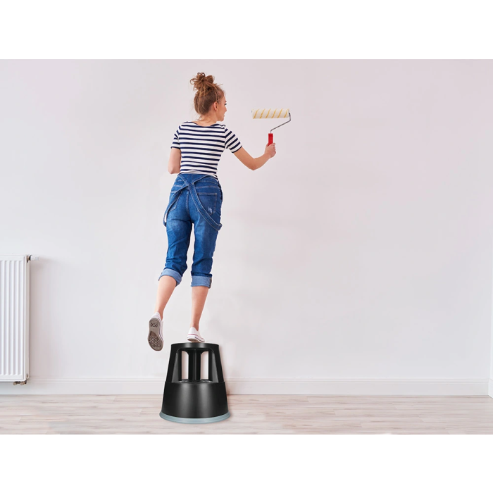 Q-connect Taburete Negro ABS con Ruedas Retráctiles y Dos Niveles, Resistente hasta 150 kg 7