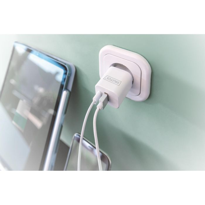 Charger 1x USB-A / 1x USB-C 30W Dual Port 1x 24A 1x 3A QC3.0 DIGITUS 2