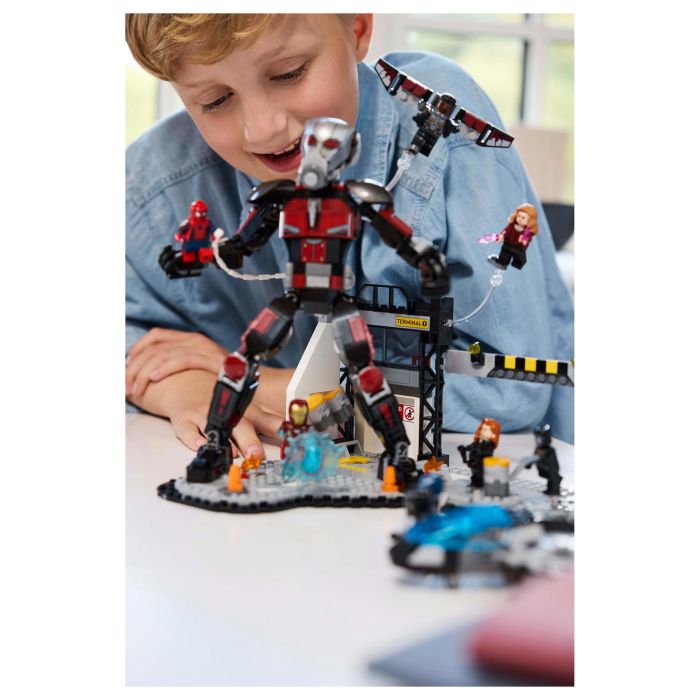 Lego Marvel 76314 La Batalla del Capitán América: Civil War Juguete para niño de 10 años 20