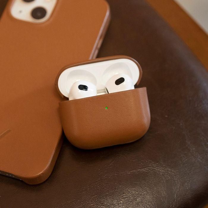 Native Union Leather Case for AirPods. AirPods Gen3. Color: Tan 3 Native Union Leather Case for AirPods. AirPods Gen3. Color: Tan 3