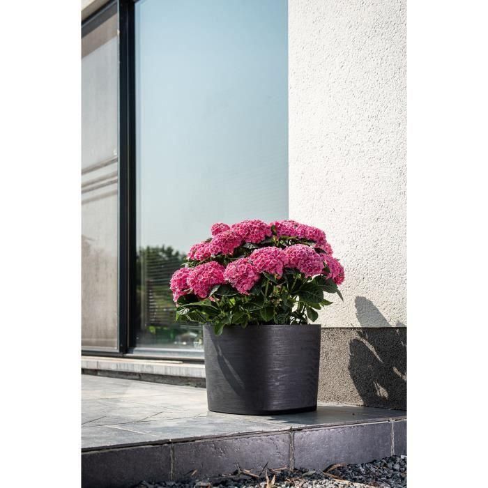 Maceta con reserva de agua - GARDEN ID Respect - Negro-Anth 40 x 40 cm - 100% residuos domésticos - 100% reciclable - Superficie estructurada. 3 Maceta con reserva de agua - GARDEN ID Respect - Negro-Anth 40 x 40 cm - 100% residuos domésticos - 100% reciclable - Superficie estructurada. 3