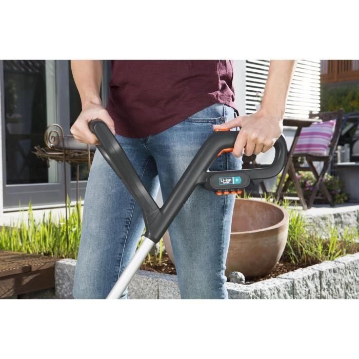Recortadora de hilo GARDENA SmallCut Li-14 / 23R 2 Recortadora de hilo GARDENA SmallCut Li-14 / 23R 2