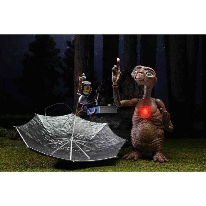 Neca Figura Ultimate Deluxe E.T. 12cm con luz en el pecho y accesorios - 40 Aniversario 2 Neca Figura Ultimate Deluxe E.T. 12cm con luz en el pecho y accesorios - 40 Aniversario 2