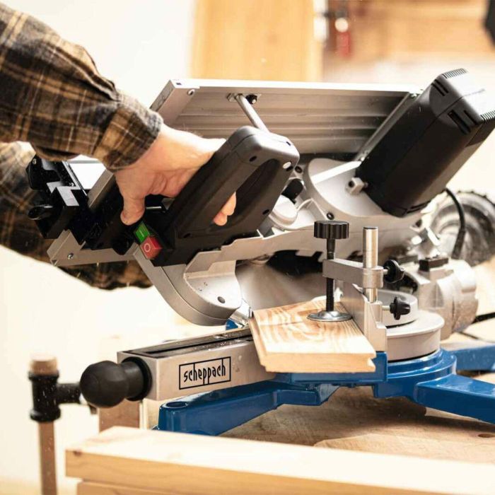 Scheppach HM100T Sierra Ingletadora Pendular con Mesa Superior, Hoja de Carburo 254mm 60 Dientes, Potencia 1800W 2 Scheppach HM100T Sierra Ingletadora Pendular con Mesa Superior, Hoja de Carburo 254mm 60 Dientes, Potencia 1800W 2