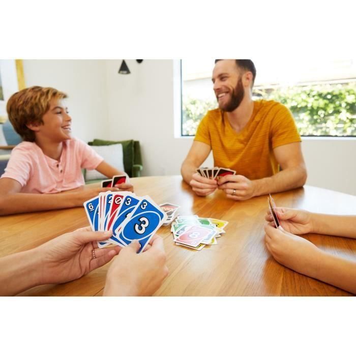 Mattel Games UNO Deluxe Juego de Cartas con libro de puntajes y zapato de distribución, para 2 a 10 jugadores, 7+ años 1