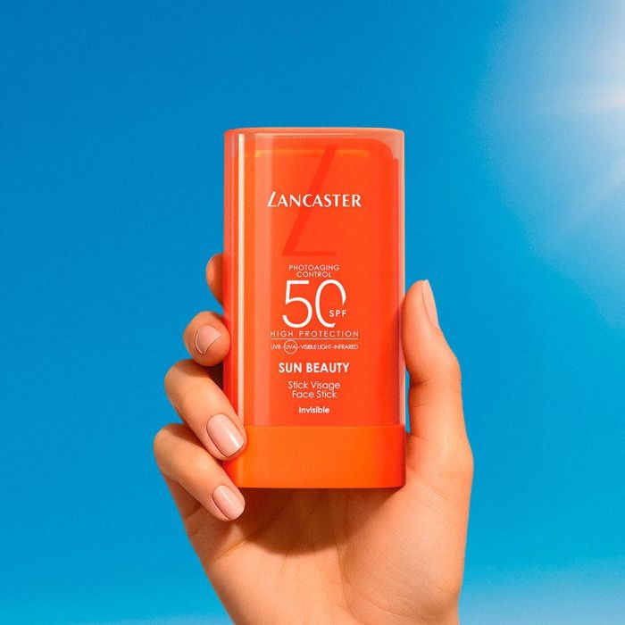 Lancaster Sun Beauty Stick Facial SPF50 1 u - Protección Solar Full Light, Resistente al Agua, Compacto y Translúcido 2 Lancaster Sun Beauty Stick Facial SPF50 1 u - Protección Solar Full Light, Resistente al Agua, Compacto y Translúcido 2