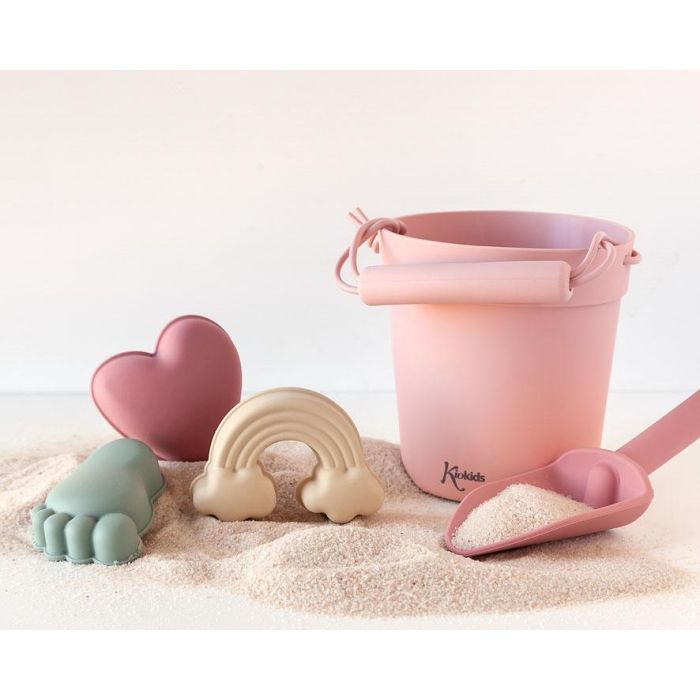 Kiokids Set de Juego de Playa 100% Silicona Rosa 5 Piezas (Cubo, Pala, 3 Figuras) | Suave, Seguro, Ecológico | +18 Meses