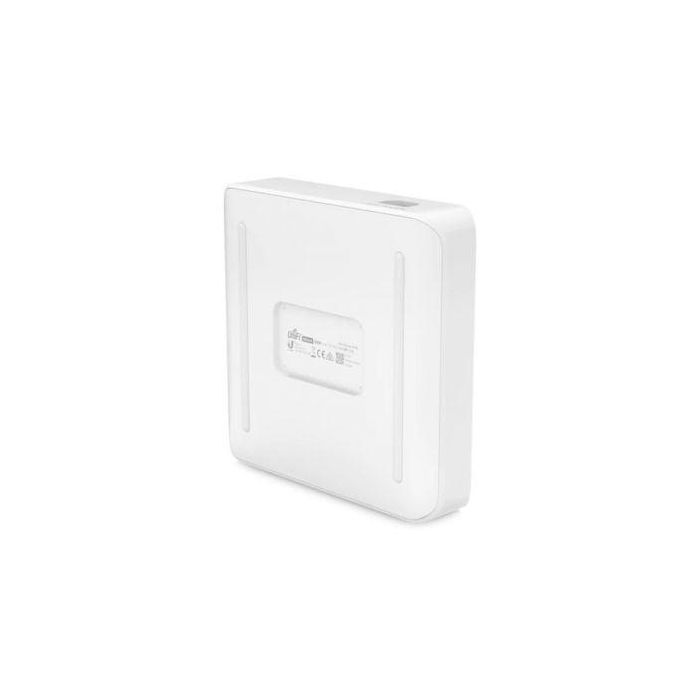 Ubiquiti 16 x Gigabit LAN (8 x PoE), Layer 2, 16 Gbps, 1.2 kg, White 3 Ubiquiti 16 x Gigabit LAN (8 x PoE), Layer 2, 16 Gbps, 1.2 kg, White 3