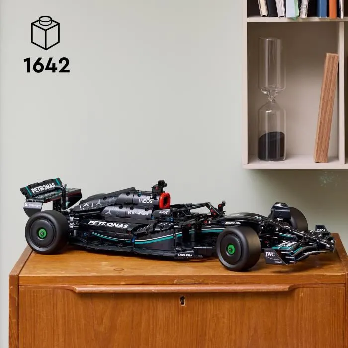 Lego Technic 42171 Mercedes-AMG F1 W14 E Performance Réplica de Coche de Carreras, Decoración de Escritorio 1
