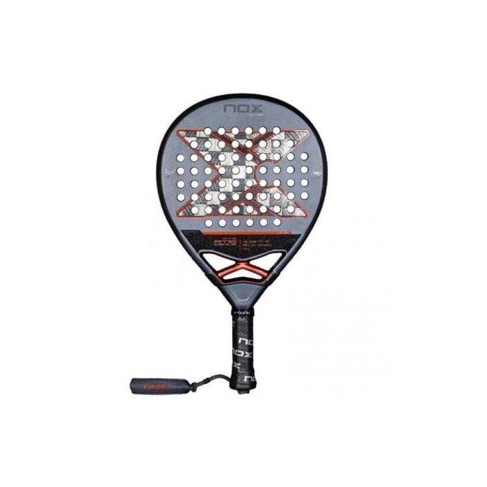 Noxsport Pala de Padel AT10 Genius Alum 18K 2025 Agustin Tapia, Gota/Lágrima, Carbono 18K, MLD Black Eva, 2025 0 Noxsport Pala de Padel AT10 Genius Alum 18K 2025 Agustin Tapia, Gota/Lágrima, Carbono 18K, MLD Black Eva, 2025 0