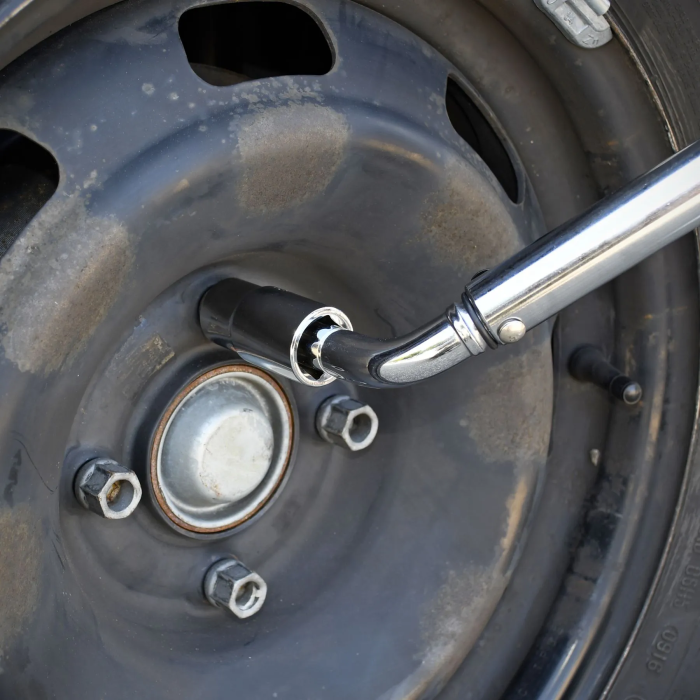 Aeg Llave dinamométrica preestablecida para tuercas de rueda, 100 Nm, vasos 17/19 mm, acero cromo vanadio, mango ergonómico 4 Aeg Llave dinamométrica preestablecida para tuercas de rueda, 100 Nm, vasos 17/19 mm, acero cromo vanadio, mango ergonómico 4