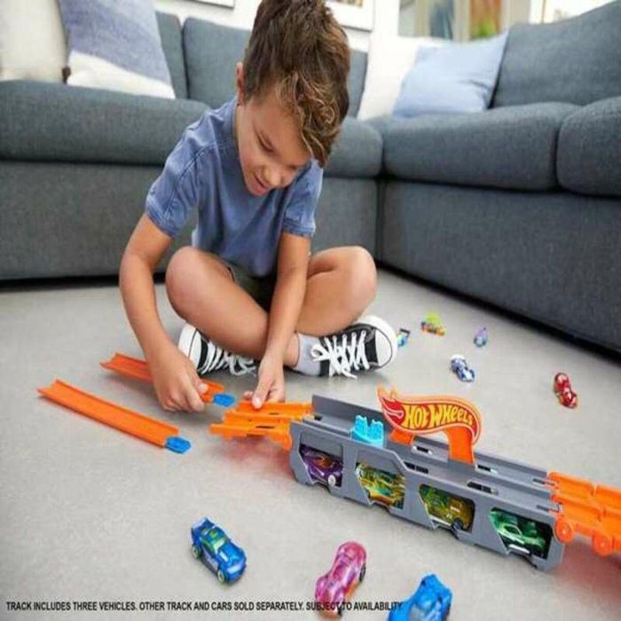 Camion de transporte hot wheels convertible en pista de coches. 2 Camion de transporte hot wheels convertible en pista de coches. 2