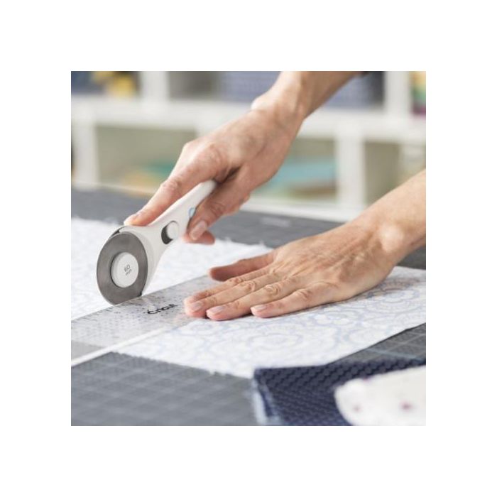 Cricut 2004670 Cortador Giratorio - Acero Inoxidable, Mando Blanco, Disco 6 cm 3 Cricut 2004670 Cortador Giratorio - Acero Inoxidable, Mando Blanco, Disco 6 cm 3