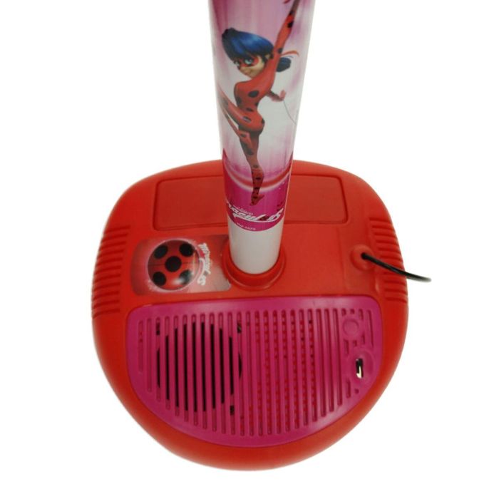 Microfono de pie con amplificador y guitarra lady bug 1 Microfono de pie con amplificador y guitarra lady bug 1