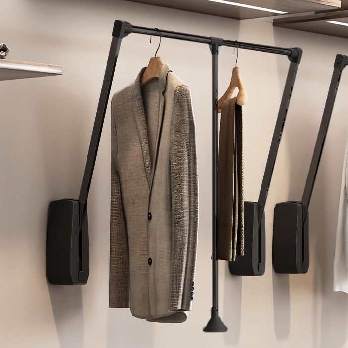 Emuca Colgador abatible para pared Hang, ancho regulable 600-830mm, Acero y Plástico, Pintado negro 2