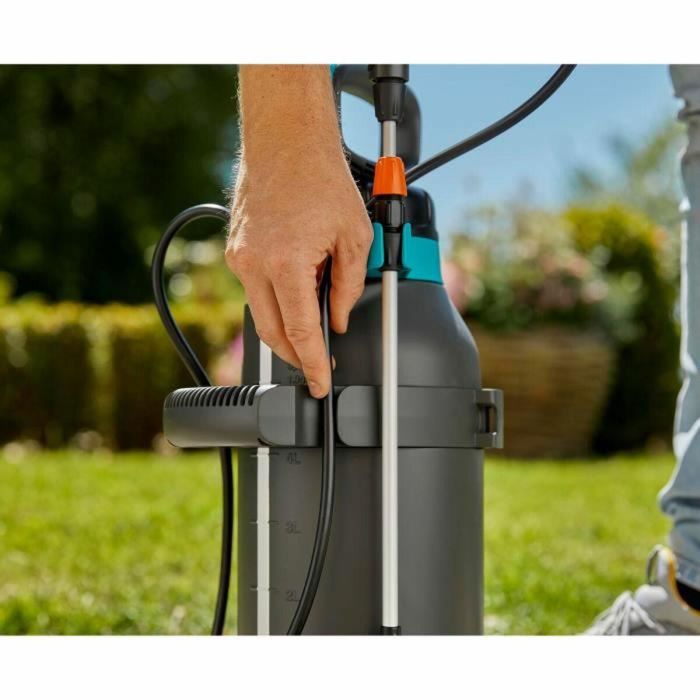 Gardena Pulverizador a presión a batería EasyPump 5L, con Batería Recargable Li-ion, Filtro para Recetas Caseras y Lanza Telescópica 2