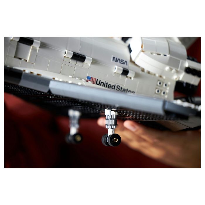 LEGO Creator Expert NASA Spaceshuttle Discovery - Set de construcción 2354 piezas, Maqueta del Transbordador Espacial, para adultos y fans 35
