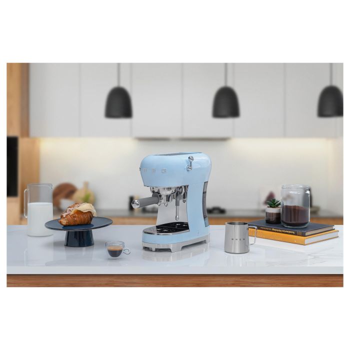 Smeg ECF02PBEU Máquina Espresso, 1.1L, 1350W, Pastel Blue 24