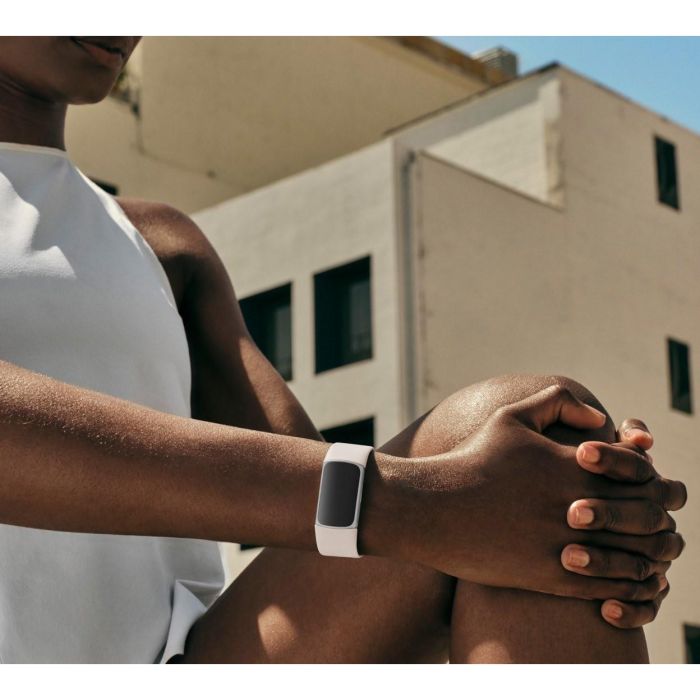 Fitbit Charge 6 porcelain 7
