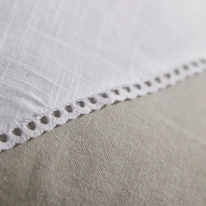 Today TOD1700240761365 Cojín - HOY - CHARME - Slub x Chambray x Pompon Berenice - 40 x 40 cm 2 Today TOD1700240761365 Cojín - HOY - CHARME - Slub x Chambray x Pompon Berenice - 40 x 40 cm 2