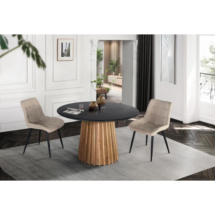 Giner y Colomer Lote de 2 Sillas Tapizadas en Tela Beige con Acabado Capitonné y Patas de Acero Negro 4