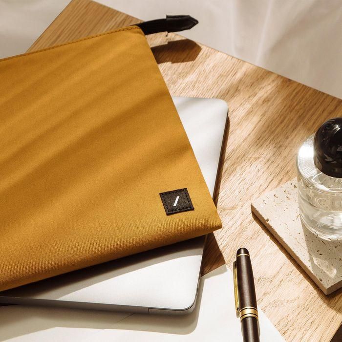 Native Union Stow Lite Sleeve For Macbook 16" Kraft 1 Native Union Stow Lite Sleeve For Macbook 16" Kraft 1