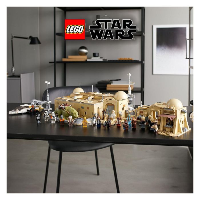 LEGO Star Wars Mos Eisley Cantina 75290 - Juego de Construcción 3187 Piezas con 21 Minifiguras 18