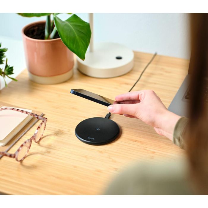 Cargador Inalámbrico Trust 24784 Negro USB-C 15 W 9 Cargador Inalámbrico Trust 24784 Negro USB-C 15 W 9