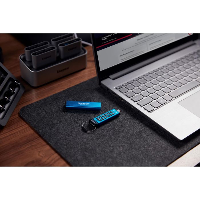Kingston IronKey Keypad 200C - Memoria USB-C 256GB, Seguridad AES-256 con Teclado, FIPS 140-3, Resistente al Agua IP68 9