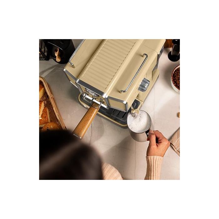 Cecotec 01629 Cafetera Eléctrica Semi-automática Espresso 1350W 20 Bares 1.5L con Vaporizador y Manómetro 7