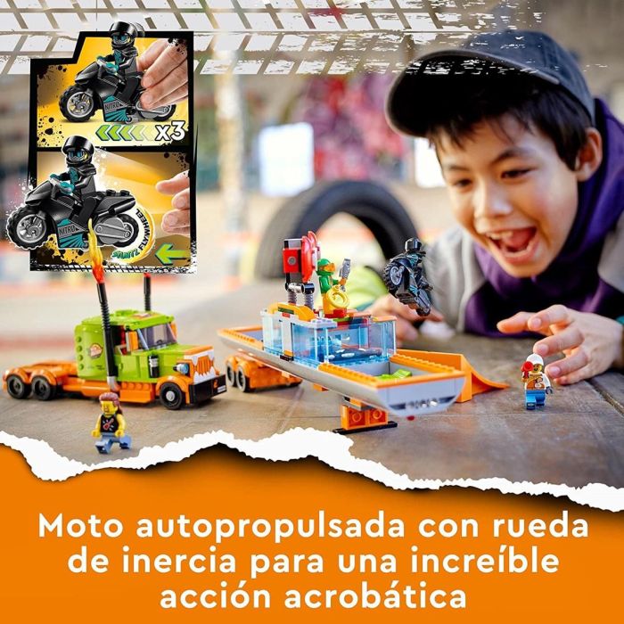 Lego City Espectáculo Acrobático: Camión Set de Juguete para Niños a partir de 6 años con Moto Acrobática y Accesorios 2