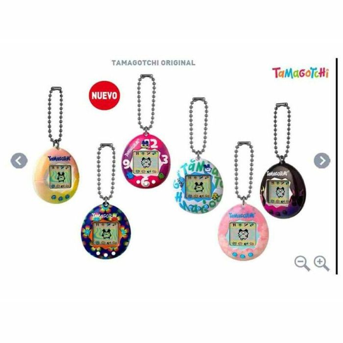 Bandai BAN1695823076642 Tamagotchi Original Berry Delicious Mascota Electrónica Virtual con Pantalla a Color y Juegos 4