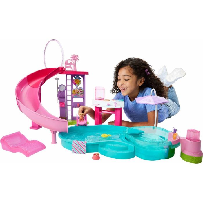 Barbie Piscina de Ensueño JFP01 con Tobogán y Jacuzzi y Más de 20 Accesorios 10