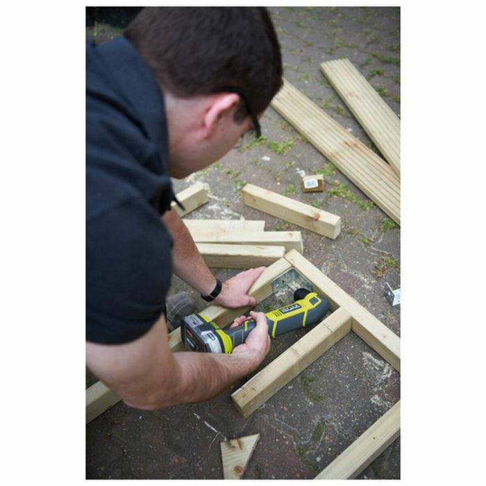 Ryobi Taladro Destornillador Angular 18V, Portabrocas Autoajustable 10mm, 0-1100 rpm, Perforación Madera/Metal 38/10mm, Luz LED 6