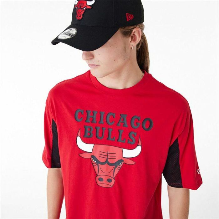 Camiseta de Manga Corta Hombre New Era NBA MESH PANEL OS TEE CHIBU 60435481 Rojo (M) 1 Camiseta de Manga Corta Hombre New Era NBA MESH PANEL OS TEE CHIBU 60435481 Rojo (M) 1