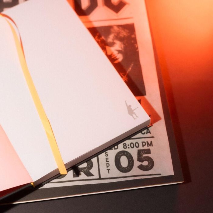 Cuaderno A5 Premium AC/DC 4 Cuaderno A5 Premium AC/DC 4