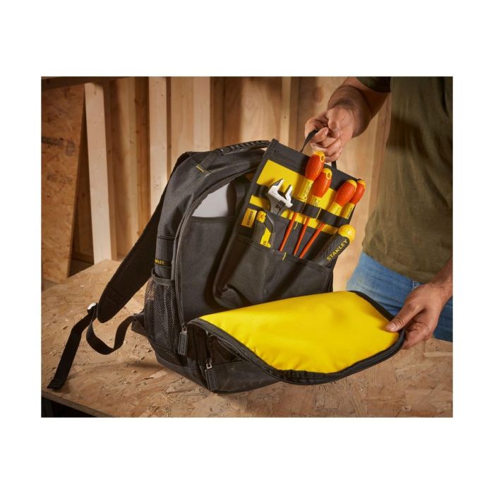 Stanley STST1-72335 Mochila Portaherramientas 15kg Nailon 600D, Compartimento Laptop, Divisor, Respaldo Acolchado 4 Stanley STST1-72335 Mochila Portaherramientas 15kg Nailon 600D, Compartimento Laptop, Divisor, Respaldo Acolchado 4