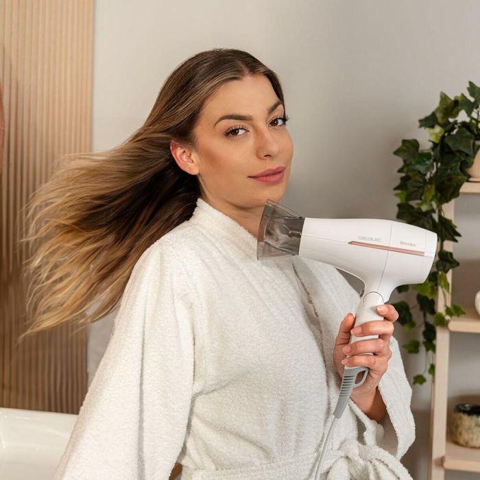 Cecotec IoniCare Power&Go Heaven Secador de Pelo Plegable 2000W con Tecnología Hair Repair, Difusor y Boquilla - Blanco 3