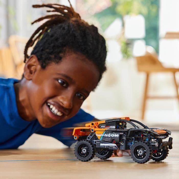 LEGO 42166 Technic NEOM McLaren Extreme E Coche de Carreras, Coche de Juguete Construible para Niños 4