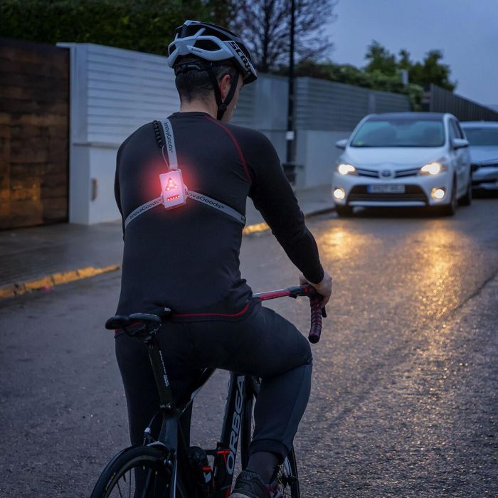 Arnés Deportivo con Luces LED Safelt InnovaGoods 18