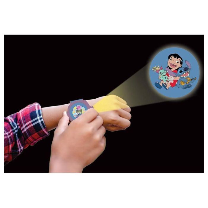 Lexibook Dmw050D Reloj Digital Proyector Disney Stitch 20 Imágenes Lilo y Stitch, Mensajes Codificados, Pulsera Ajustable 1 Lexibook Dmw050D Reloj Digital Proyector Disney Stitch 20 Imágenes Lilo y Stitch, Mensajes Codificados, Pulsera Ajustable 1