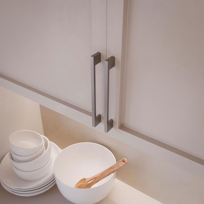 Emuca Lote de 20 tiradores para mueble Paiporta, L160mm, intereje 128mm, Zamak, Níquel satinado 3