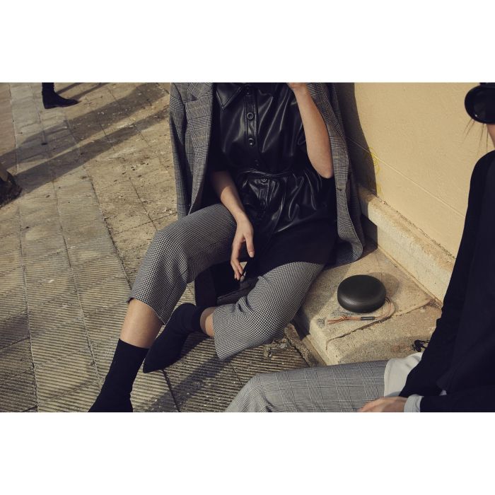Bang&Olufsen BeoPlay A1 - 2nd Edition Bluetooth Speaker. Anthracite Black 4 Bang&Olufsen BeoPlay A1 - 2nd Edition Bluetooth Speaker. Anthracite Black 4